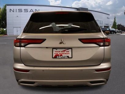 Used 2024 Mitsubishi Outlander SE