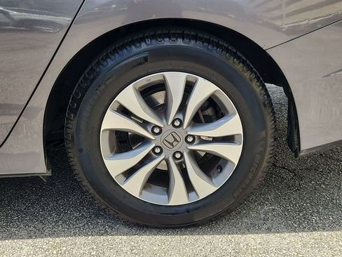 Used 2015 Honda Accord LX image 29