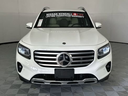 Used 2025 Mercedes-Benz GLB 250 image 3
