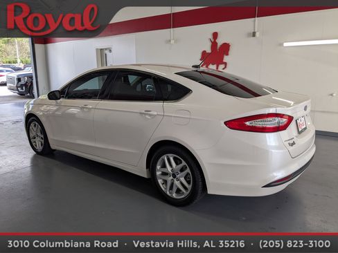Used 2014 Ford Fusion SE image 2