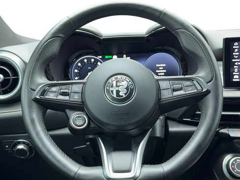 Used 2024 Alfa Romeo Tonale Ti w/ Active Assist Package AWD/4WD image 18