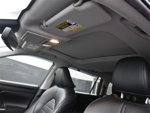 Used 2020 Toyota Highlander XLE image 10