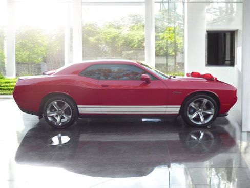 Used 2015 Dodge Challenger SXT w/ Super Sport Group (SS/T) image 6