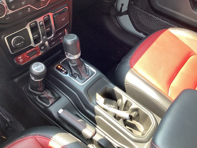 Used 2023 Jeep Wrangler Unlimited Rubicon 4xe AWD/4WD image 18