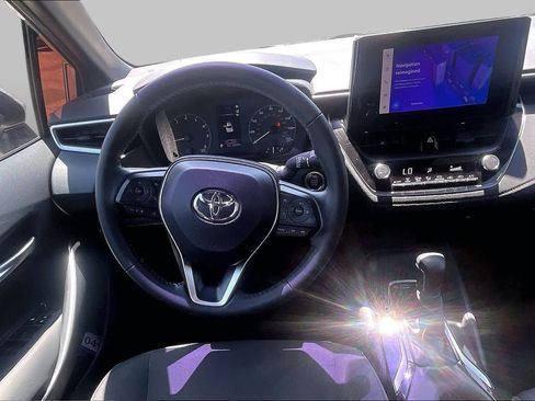 Used 2023 Toyota Corolla SE FWD image 6