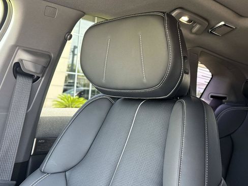 Used 2025 Cadillac Optiq Luxury 2 w/ LPO, Floor Liner Package AWD/4WD image 24