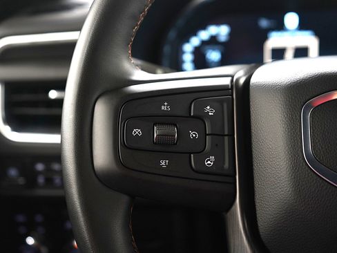 Used 2024 GMC Yukon XL AT4 w/ Technology Package image 27