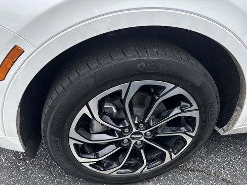 Used 2026 Lincoln Nautilus Reserve image 8