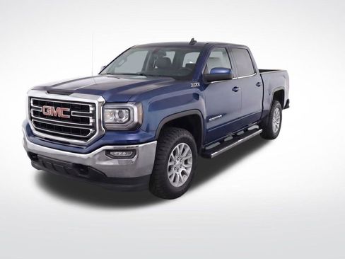 Used 2017 GMC Sierra 1500 SLE w/ SLE Value Package AWD/4WD image 2