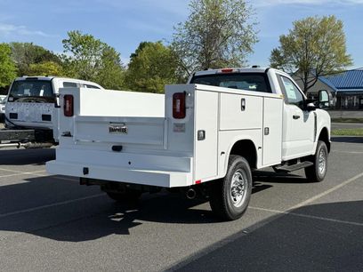 New 2025 Ford F250 XL w/ XL Chrome Package
