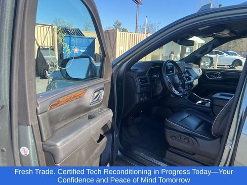 Used 2023 Chevrolet Suburban Premier image 7