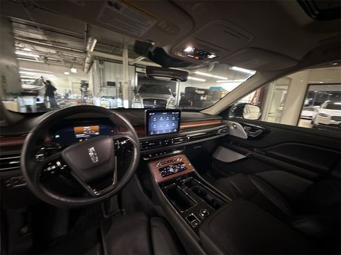 Used 2021 Lincoln Aviator Grand Touring w/ Equipment Group 302A image 11