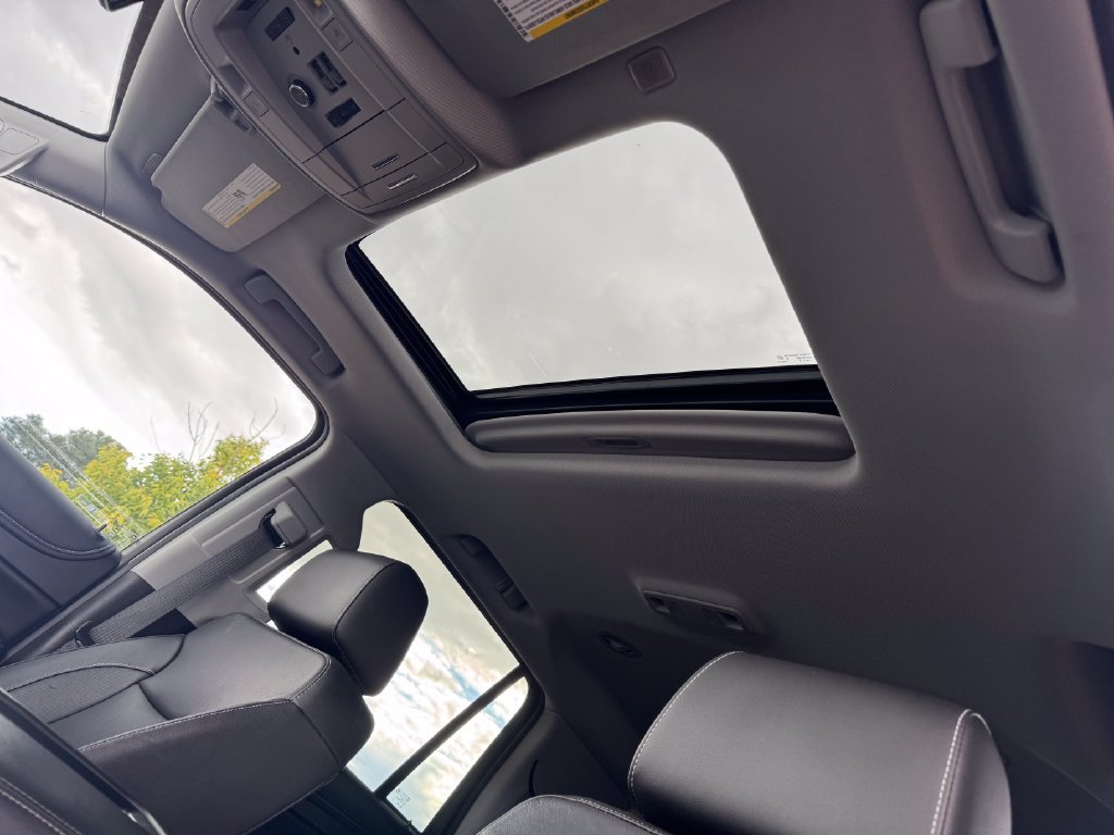 Used 2018 GMC Yukon SLT w/ HD Trailering Package AWD/4WD image 10