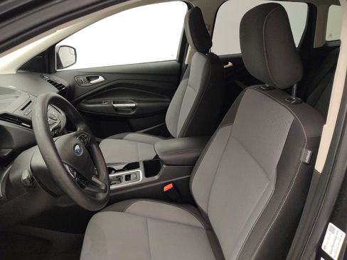 Used 2018 Ford Escape SE FWD image 17