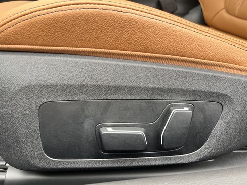 Used 2025 BMW 230i Coupe w/ Convenience Package image 38