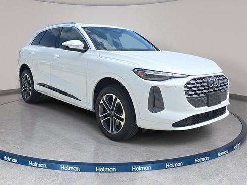 Used 2025 Audi Q5 Premium w/ Convenience Package AWD/4WD image 4