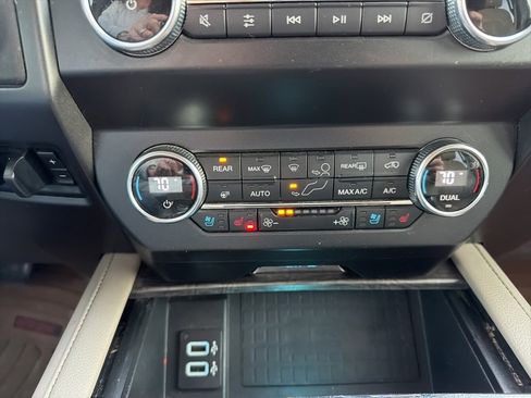 Used 2019 Ford Expedition Max Limited image 38