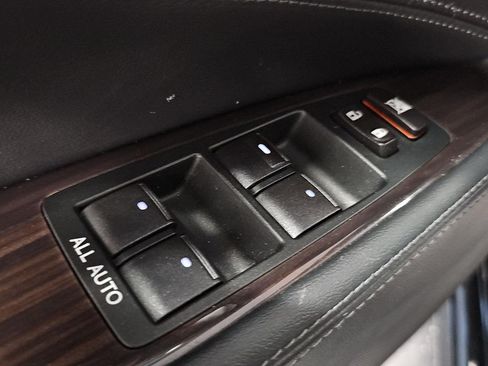 Used 2014 Lexus LS 460 w/ Comfort Package RWD image 26