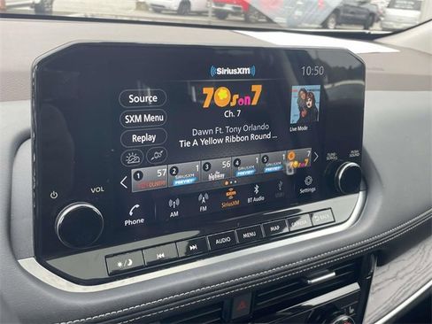 Used 2022 Nissan Rogue Platinum w/ Head-Up Display Package image 18