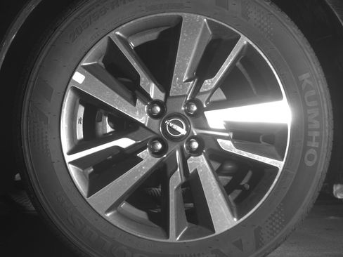 Used 2025 Nissan Versa SV FWD image 12