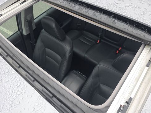 Certified 2017 Honda Accord Touring image 4