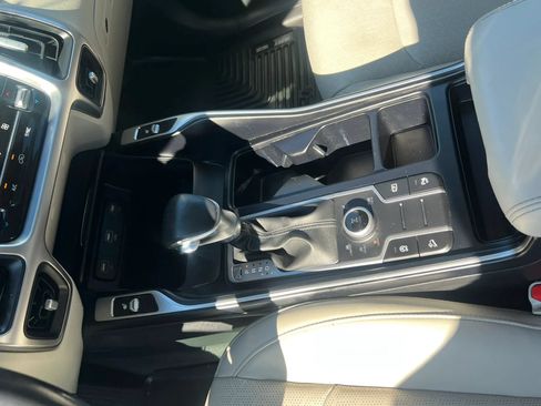 Used 2021 Kia Sorento S w/ Panoramic Sunroof Package AWD/4WD image 17