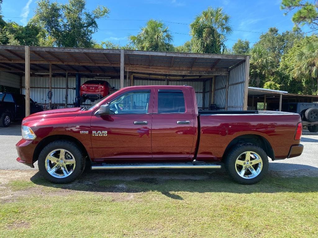 Used 2018 RAM 1500 Express w/ Express Value Package AWD/4WD image 1