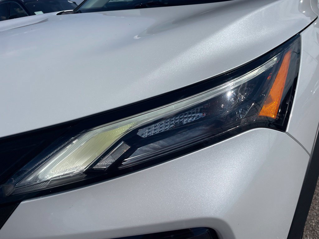 Certified 2025 Nissan Rogue SV AWD/4WD image 4