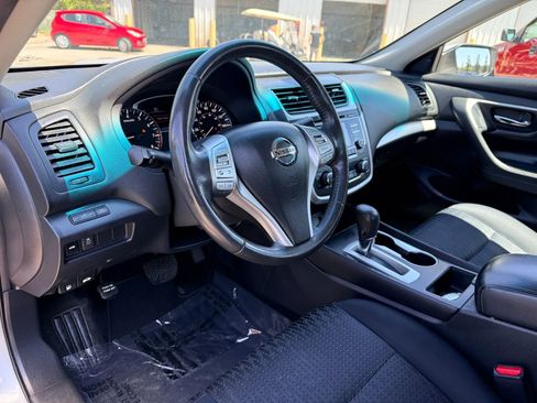Used 2017 Nissan Altima 2.5 SV image 17