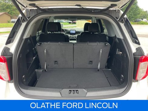 Used 2024 Ford Explorer XLT w/ Equipment Group 202A AWD/4WD image 23
