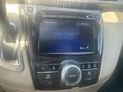Used 2015 Honda Odyssey Touring Elite image 16
