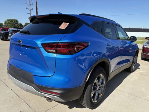Used 2024 Chevrolet Blazer LT w/ Convenience Package FWD image 3