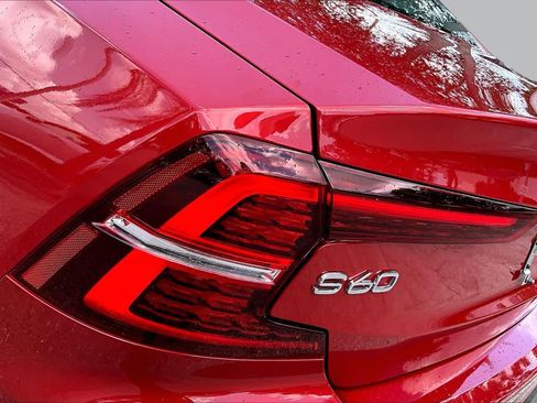 Used 2023 Volvo S60 B5 Core FWD image 29
