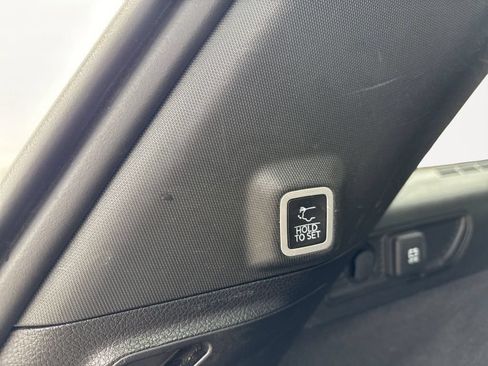 Used 2023 Jeep Grand Cherokee Overland AWD/4WD image 14