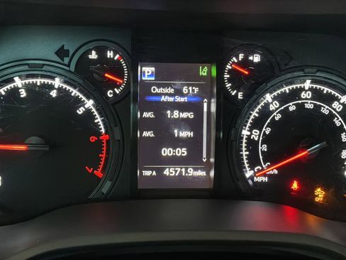Used 2023 Toyota 4Runner SR5 Premium w/ Moonroof Package AWD/4WD image 24