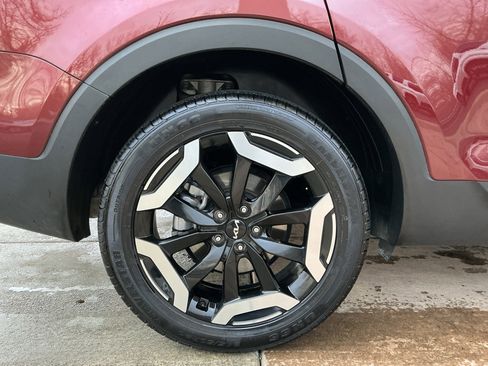 Used 2024 Kia Telluride EX w/ EX Captain's Chair Package image 29