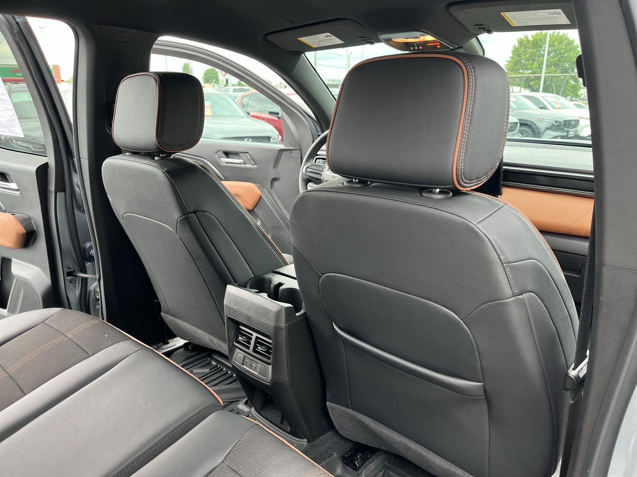 Used 2025 GMC Canyon AT4 AWD/4WD image 42