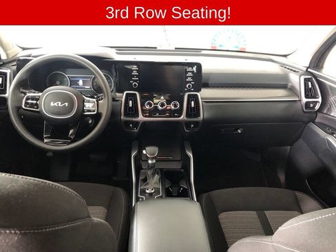 Used 2023 Kia Sorento LX FWD image 6