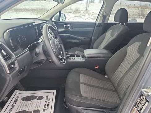 Used 2022 Kia Sorento LX FWD image 17