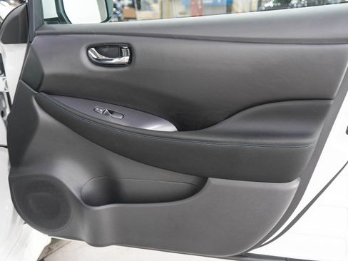 Used 2025 Nissan Leaf S FWD image 9