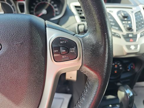 Used 2013 Ford Fiesta SE FWD image 19
