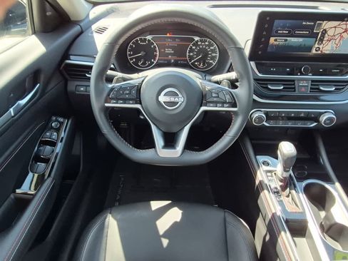 Used 2023 Nissan Altima 2.5 SR w/ SR Premium Package FWD image 8