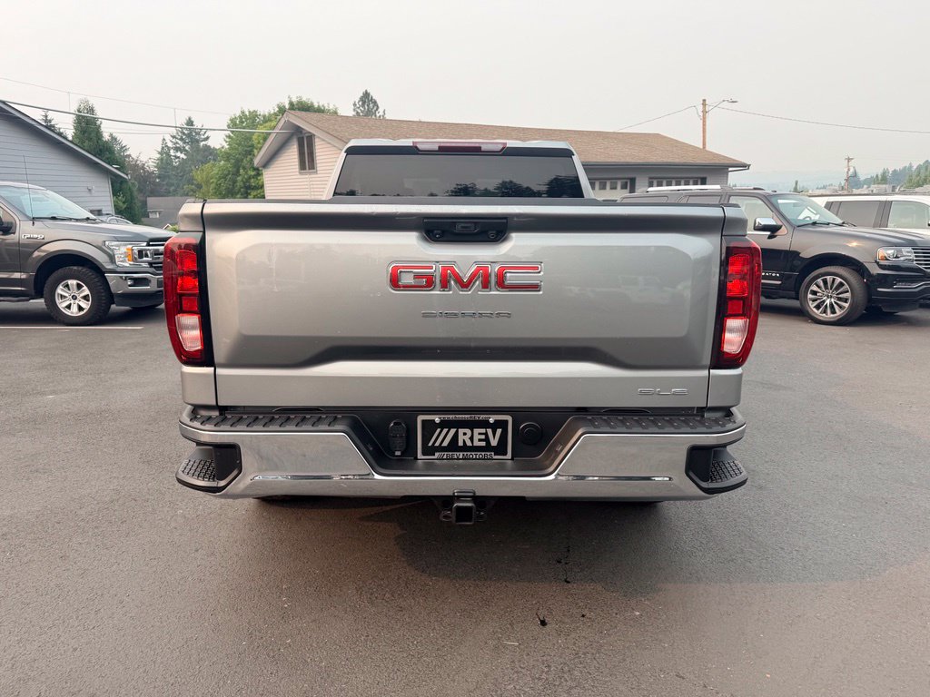 Used 2023 GMC Sierra 1500 SLE w/ Enhanced Capability Package AWD/4WD image 4