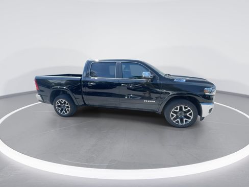 Used 2025 RAM 1500 Laramie AWD/4WD image 9