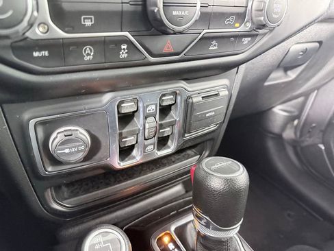 Used 2023 Jeep Gladiator Sport image 20