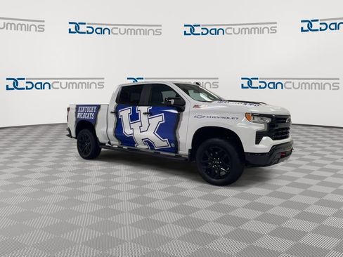 Used 2025 Chevrolet Silverado 1500 LT Trail Boss w/ LT Trail Boss Premium Package AWD/4WD image 2