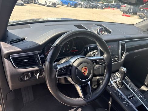 Used 2018 Porsche Macan AWD/4WD image 13