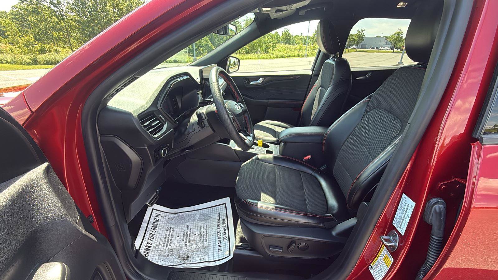 Used 2024 Ford Escape ST-Line w/ Tech Pack #1 AWD/4WD image 25