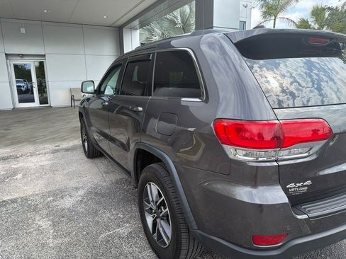 Used 2019 Jeep Grand Cherokee Laredo w/ Laredo X Package AWD/4WD image 4