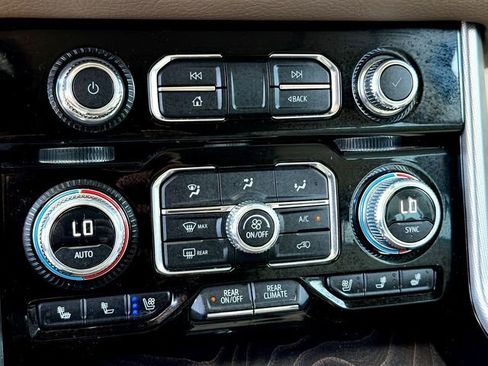 Used 2023 GMC Yukon XL Denali image 19